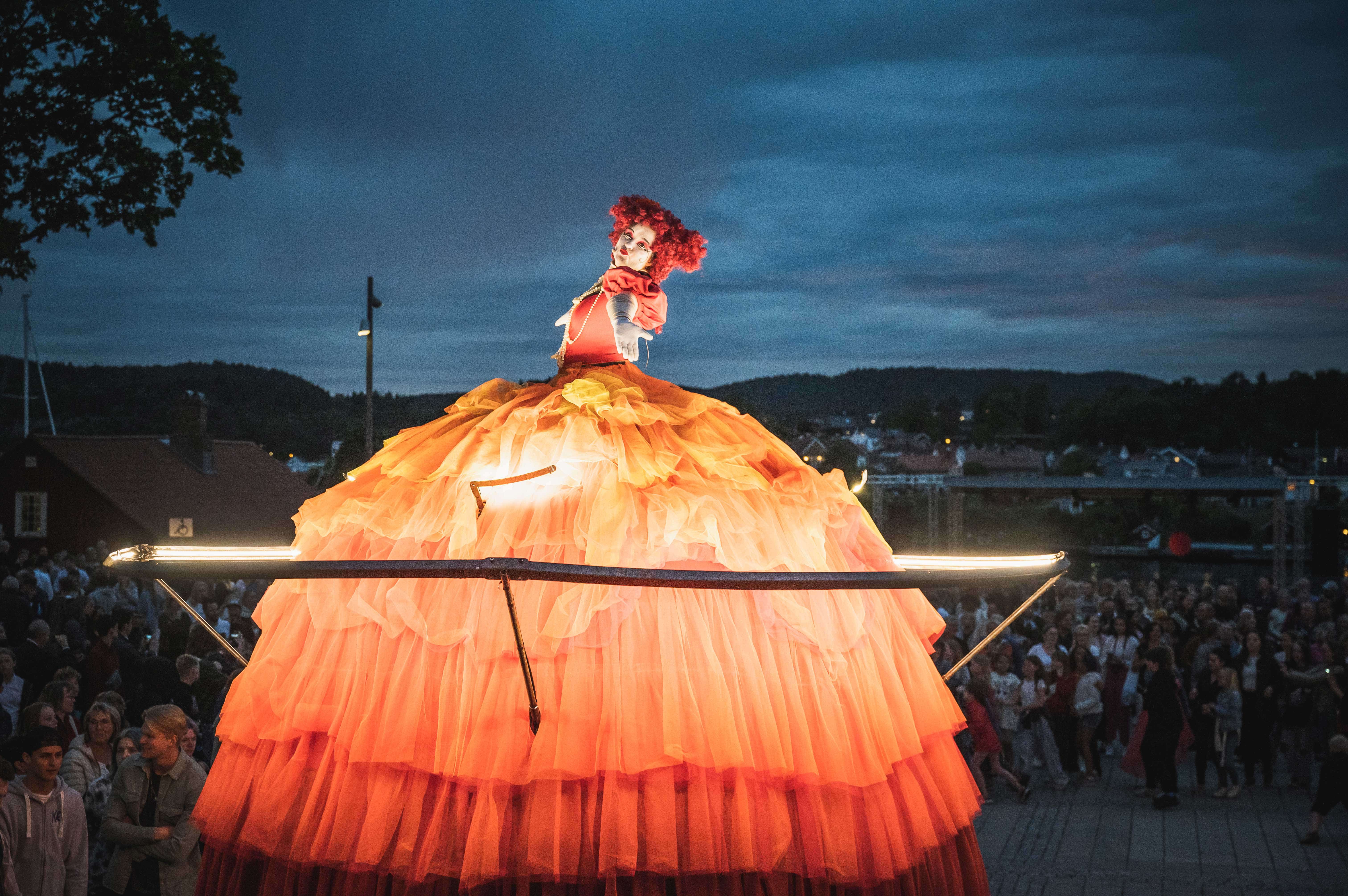 Spektakl “Les Poupées géantes” u festivalskoj povorci ponovo spaja Novi Sad i Petrovaradin (najava)