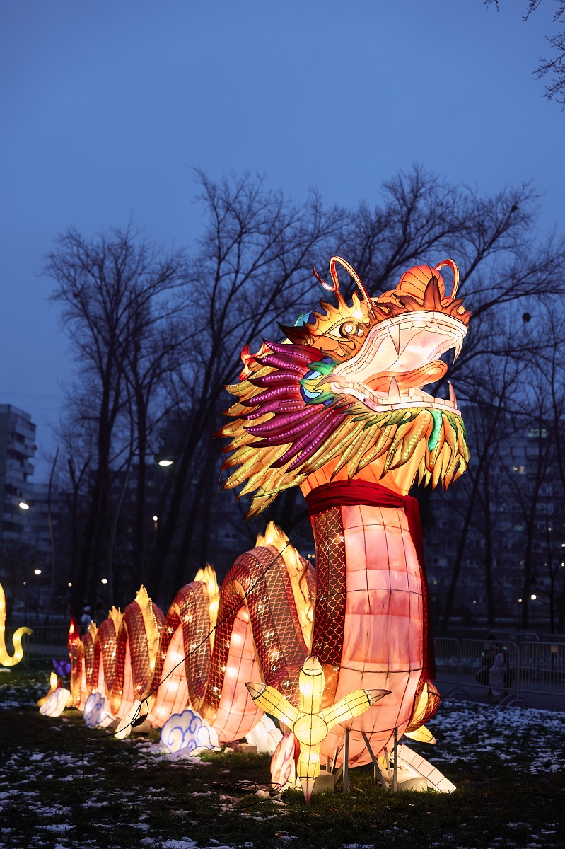 Svetlosnom čarolijom obeležena kineska Nova godina u Novom Sadu i Beogradu