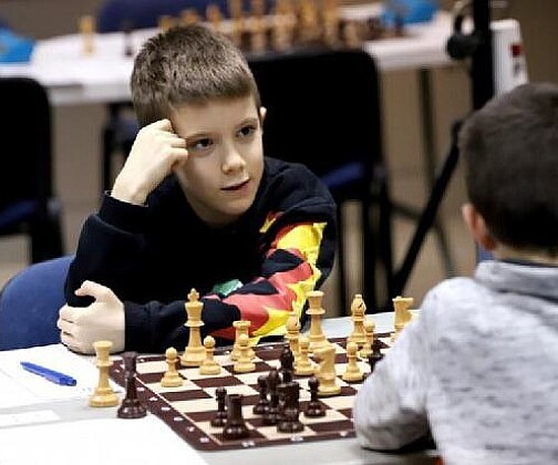 Osmogodišnji Novosađanin Leonid Ivanović – Najmlađi Šahista na Svetu koji je Pobedio Velemajstora